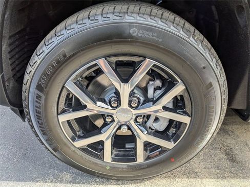 New 2025 Jeep Grand Cherokee Limited image 9