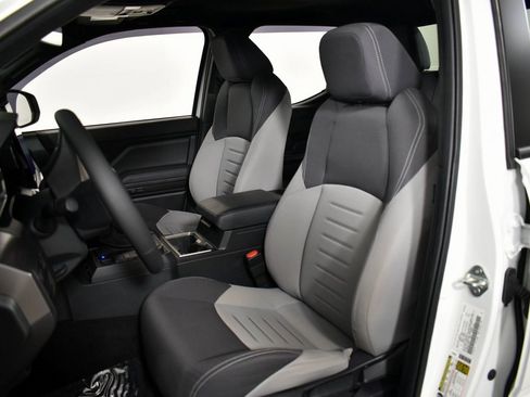 Used 2024 Toyota Tacoma TRD Sport image 11