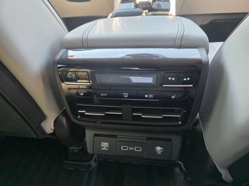 Used 2023 Acura MDX SH-AWD w/ Advance Package image 17