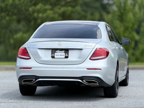 Used 2019 Mercedes-Benz E 300 4MATIC image 7