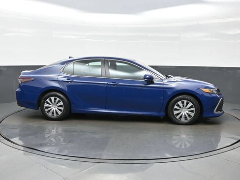 Used 2023 Toyota Camry LE FWD image 7