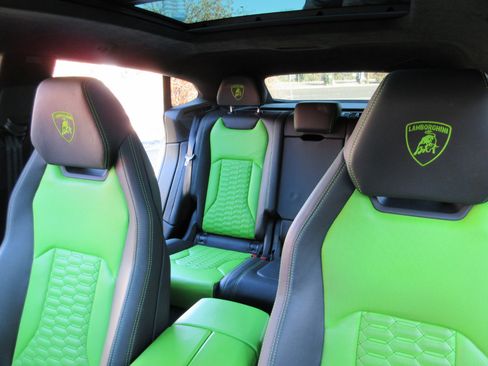 Used 2022 Lamborghini Urus image 22