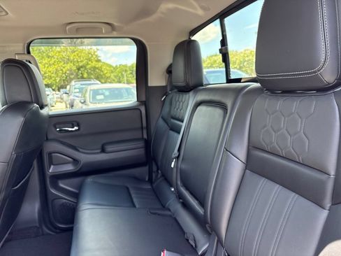 Used 2025 Nissan Frontier SL RWD image 20