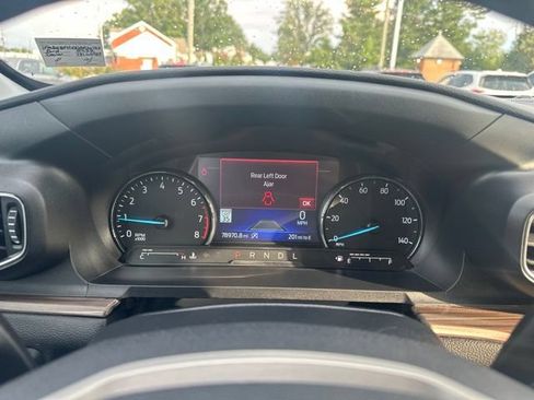 Used 2022 Ford Explorer Limited w/ Equipment Group 301A AWD/4WD image 28