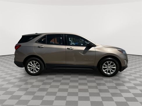 Used 2018 Chevrolet Equinox LS FWD image 5