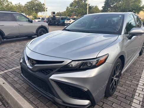 Used 2023 Toyota Camry SE FWD image 2