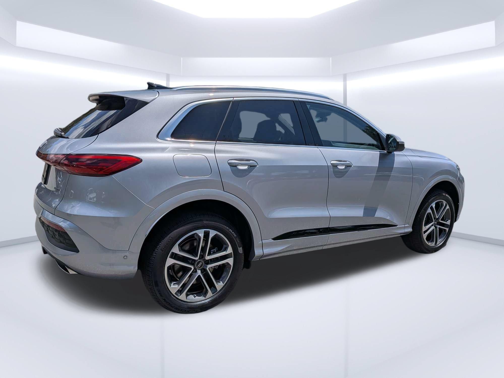 New 2026 Audi Q5 Premium AWD/4WD image 3