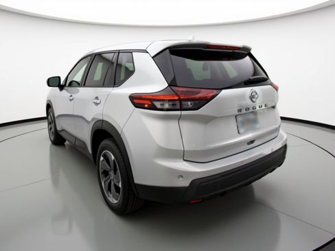 Used 2025 Nissan Rogue SV FWD image 6
