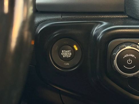 Used 2021 Jeep Gladiator Sport AWD/4WD image 27