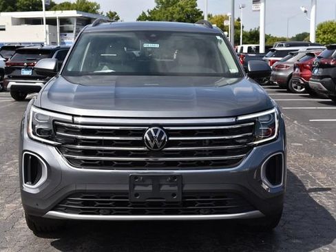 Used 2024 Volkswagen Atlas SE w/ Panoramic Sunroof Package AWD/4WD image 4
