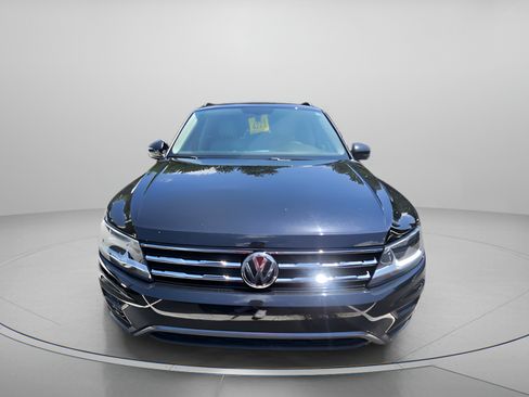 Used 2021 Volkswagen Tiguan SE FWD image 3