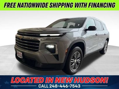 Used 2025 Chevrolet Traverse LT