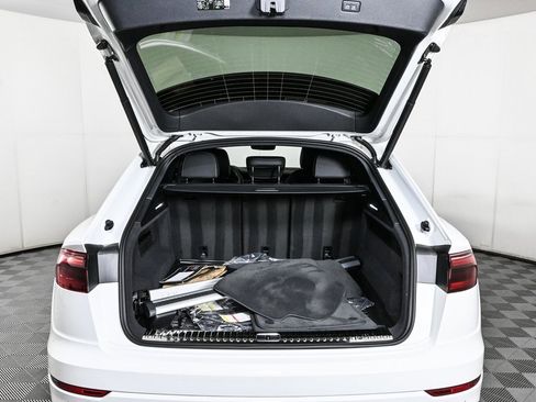 New 2025 Audi Q8 Premium image 31