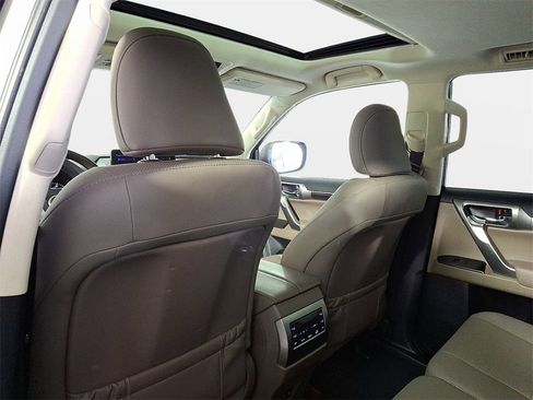Used 2023 Lexus GX 460 Premium image 14