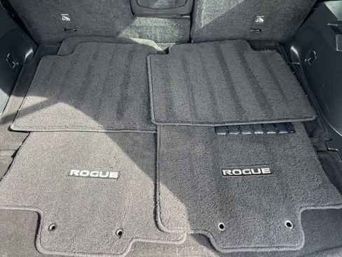 Used 2020 Nissan Rogue SV AWD/4WD image 12