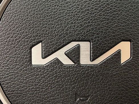 Used 2024 Kia Sportage EX FWD image 32