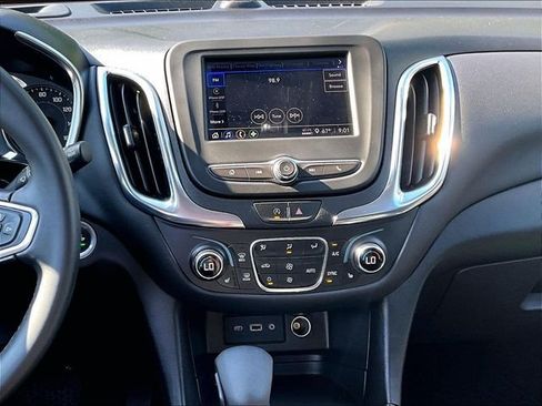 Used 2023 Chevrolet Equinox LT AWD/4WD image 6