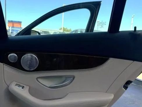 Used 2016 Mercedes-Benz C 300 4MATIC Sedan image 17