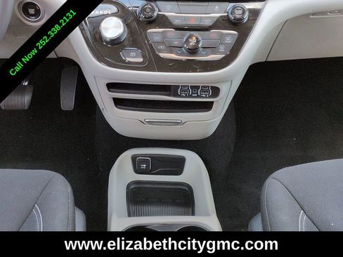 Used 2024 Chrysler Voyager LX FWD image 22