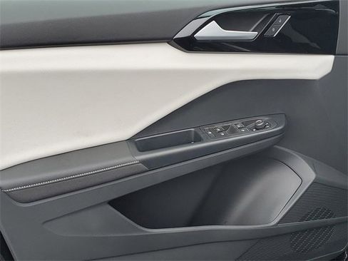 New 2026 Volkswagen Taos S image 13