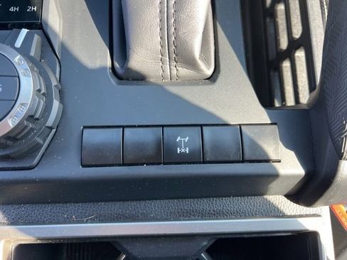 Used 2024 Toyota Tacoma TRD Off-Road image 24