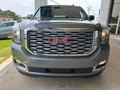 Used 2020 GMC Yukon XL Denali w/ Denali Ultimate Package RWD image 3