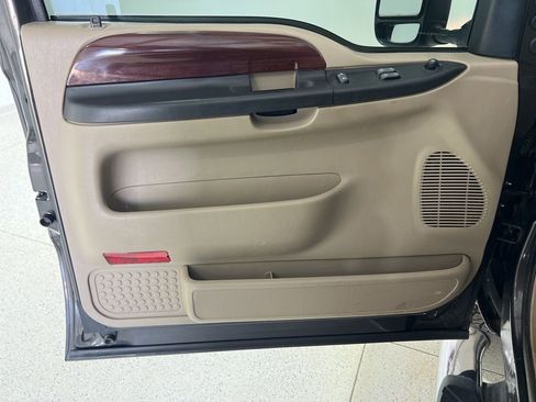 Used 2006 Ford F250 XLT image 16