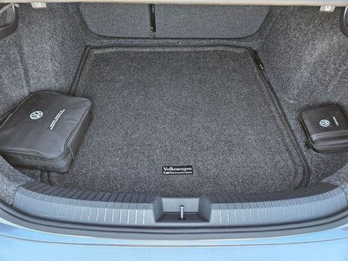 Used 2020 Volkswagen Jetta SE w/ SE Cold Weather Package image 6