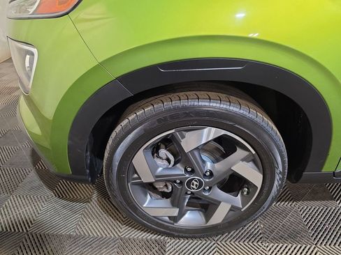 Used 2024 Hyundai Venue SEL FWD image 18