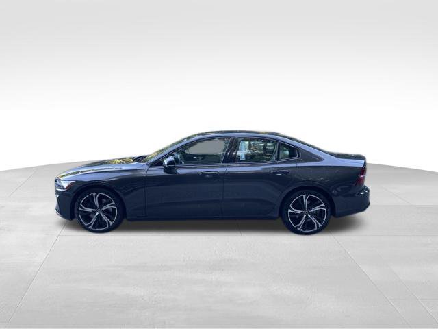 Certified 2023 Volvo S60 B5 Plus w/ Climate Package AWD/4WD image 5