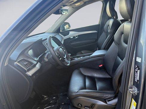 Used 2018 Volvo XC90 T5 Momentum w/ Convenience Package AWD/4WD image 10