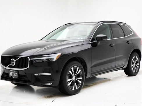 Used 2023 Volvo XC60 B5 Core image 2