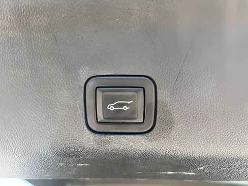 Used 2023 Chevrolet Tahoe High Country AWD/4WD image 10