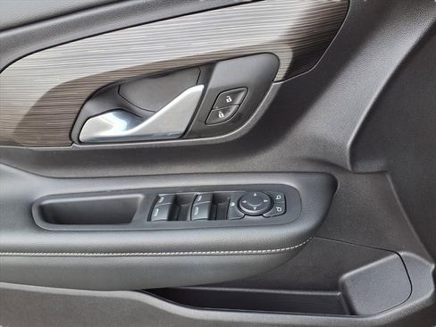 Used 2024 GMC Terrain SLE image 16