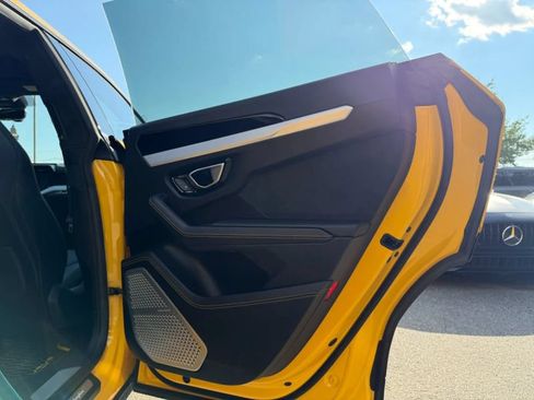 Used 2019 Lamborghini Urus AWD/4WD image 20