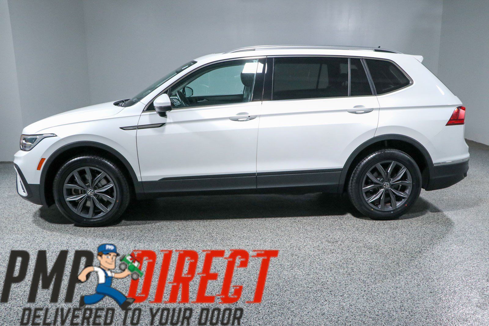 Used 2023 Volkswagen Tiguan SE w/ Panoramic Sunroof Package FWD image 10