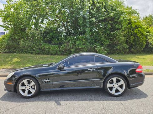 Used 2011 Mercedes-Benz SL 550 image 2
