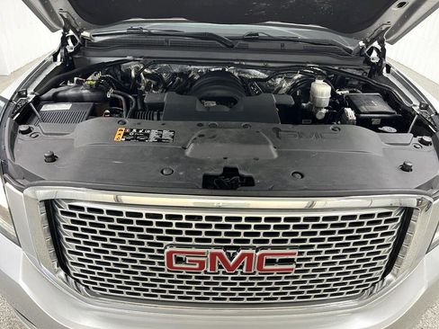 Used 2017 GMC Yukon Denali image 33
