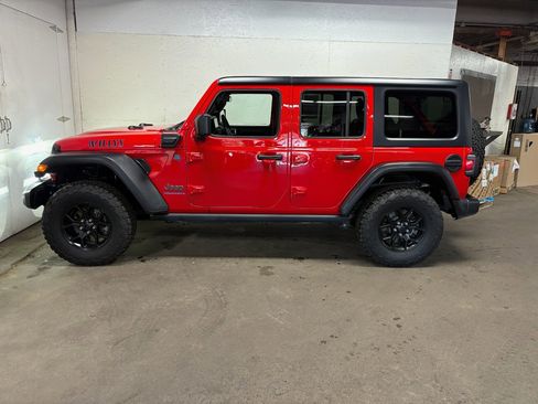 Used 2024 Jeep Wrangler Unlimited image 6