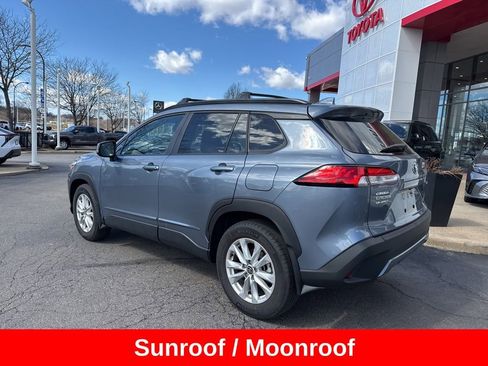 Used 2023 Toyota Corolla Cross LE w/ Moonroof Package FWD image 6
