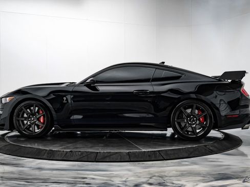 Used 2020 Ford Mustang Shelby GT500 w/ Carbon Fiber Track Pack image 5
