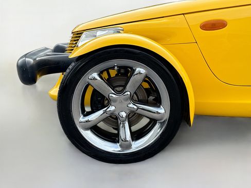 Used 2002 Chrysler Prowler RWD image 36