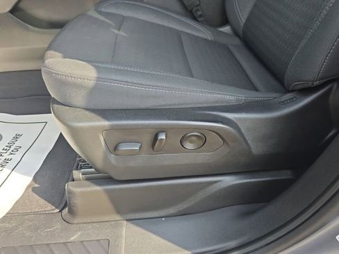 Used 2022 GMC Yukon XL SLE w/ Gmc Pro Safety Plus Package image 29