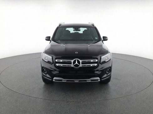 Used 2025 Mercedes-Benz GLB 250 4MATIC image 2