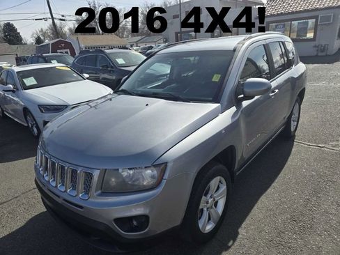 Used 2016 Jeep Compass Latitude image 1