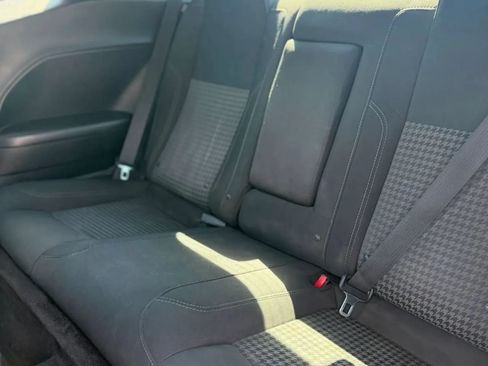 Used 2019 Dodge Challenger SXT RWD image 17