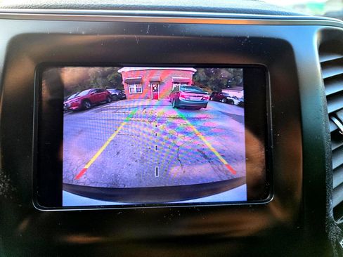 Used 2021 Jeep Cherokee Latitude image 20