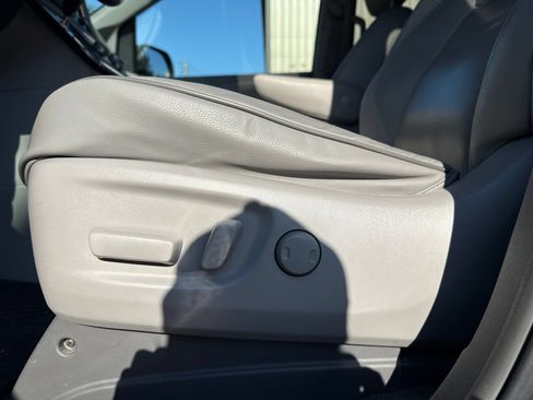 Used 2015 Toyota Sienna XLE w/ XLE Navigation Package FWD image 26