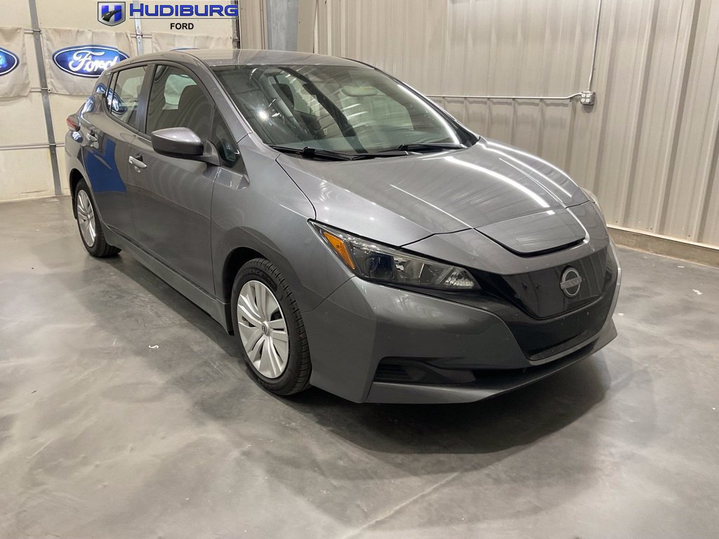 Used 2025 Nissan Leaf S FWD image 1