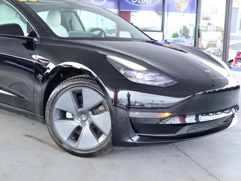 Used 2022 Tesla Model 3 RWD image 2